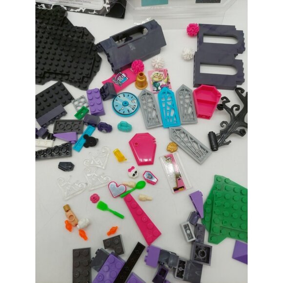 Mega Bloks Monster High Creepateria Incomplete READ Replacement Pieces - Picture 3 of 10